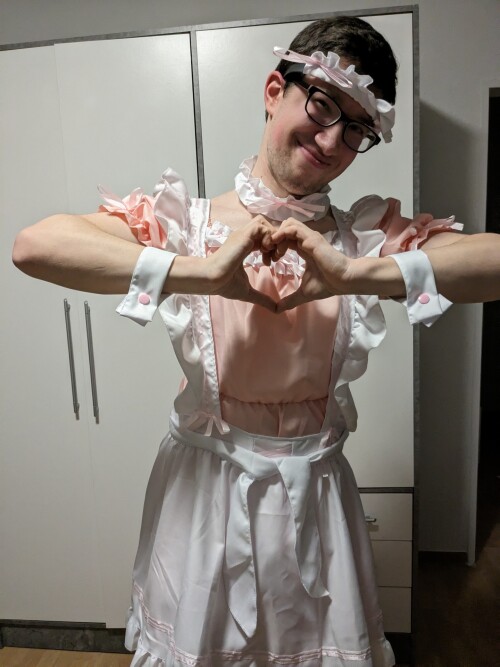 maid-cosplay-1712010488Uu6.jpg